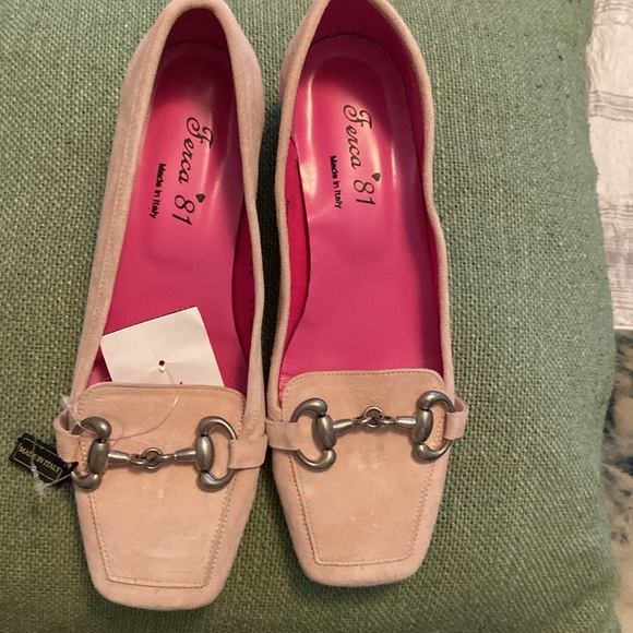 NWT Ferca Italy - STUNNING & Chic pale pink buckle loafer flat. 7 1/2 (38) - Picture 2 of 6